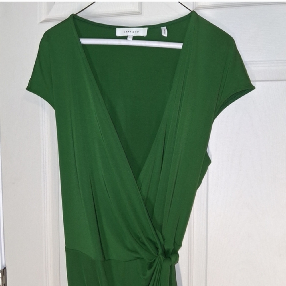Lark & Ro Asymmetrical Green Dress - Picture 4 of 6